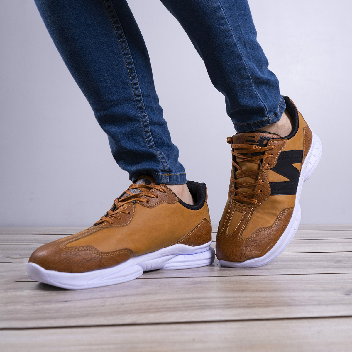 کفش مردانه عسلی مدل Romik