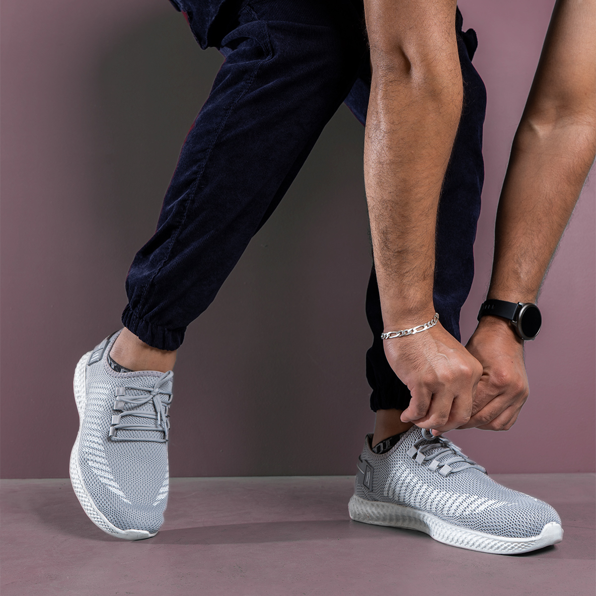 کفش ورزشی آف وایت مردانه طوسی روشن مدل Elio