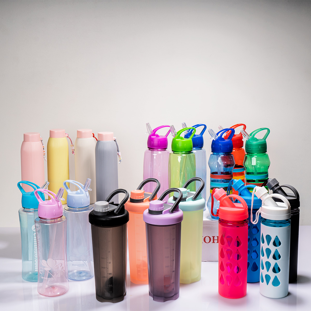 قمقمه آب آبی روشن مدل گل