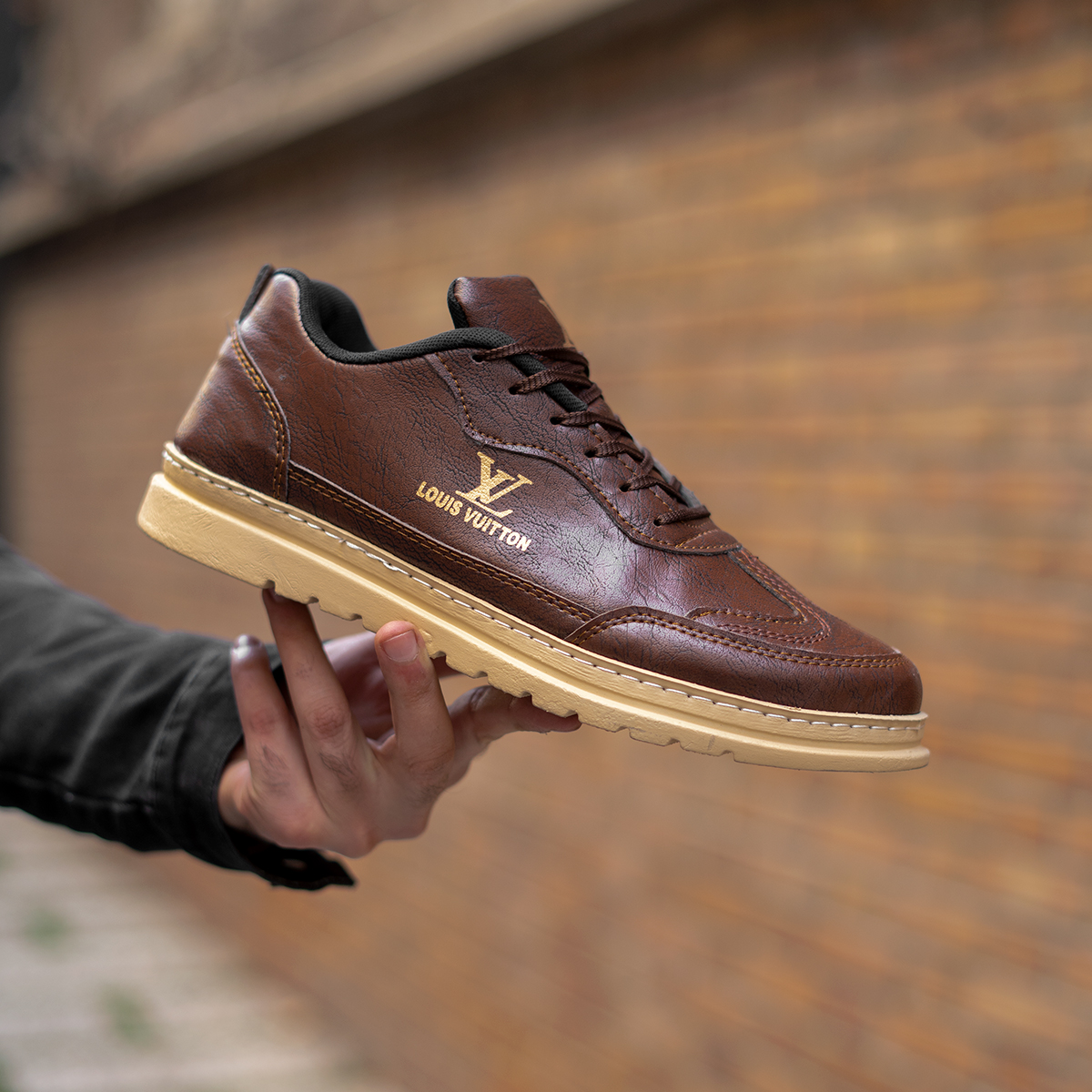 کفش تخت Lv مردانه قهوه ای مدل LOUIS
