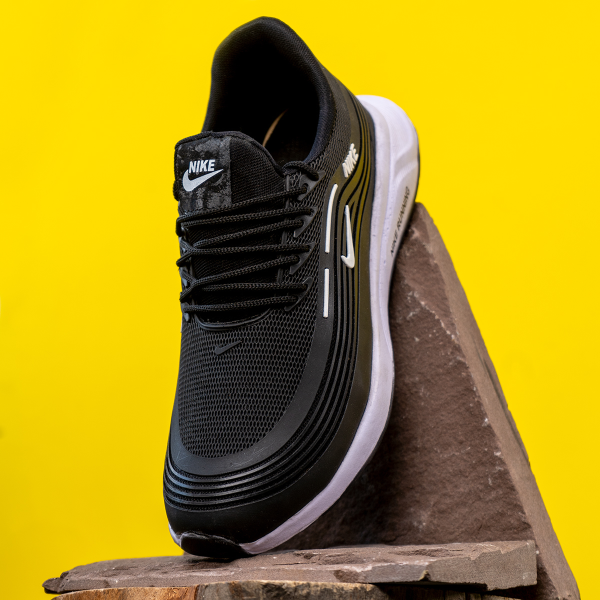 کفش ورزشی Nike مردانه مشکی سفید مدل Viliam