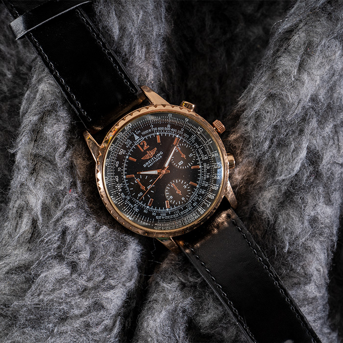 ساعت مشکی طلایی BREITLING مدل navitimer