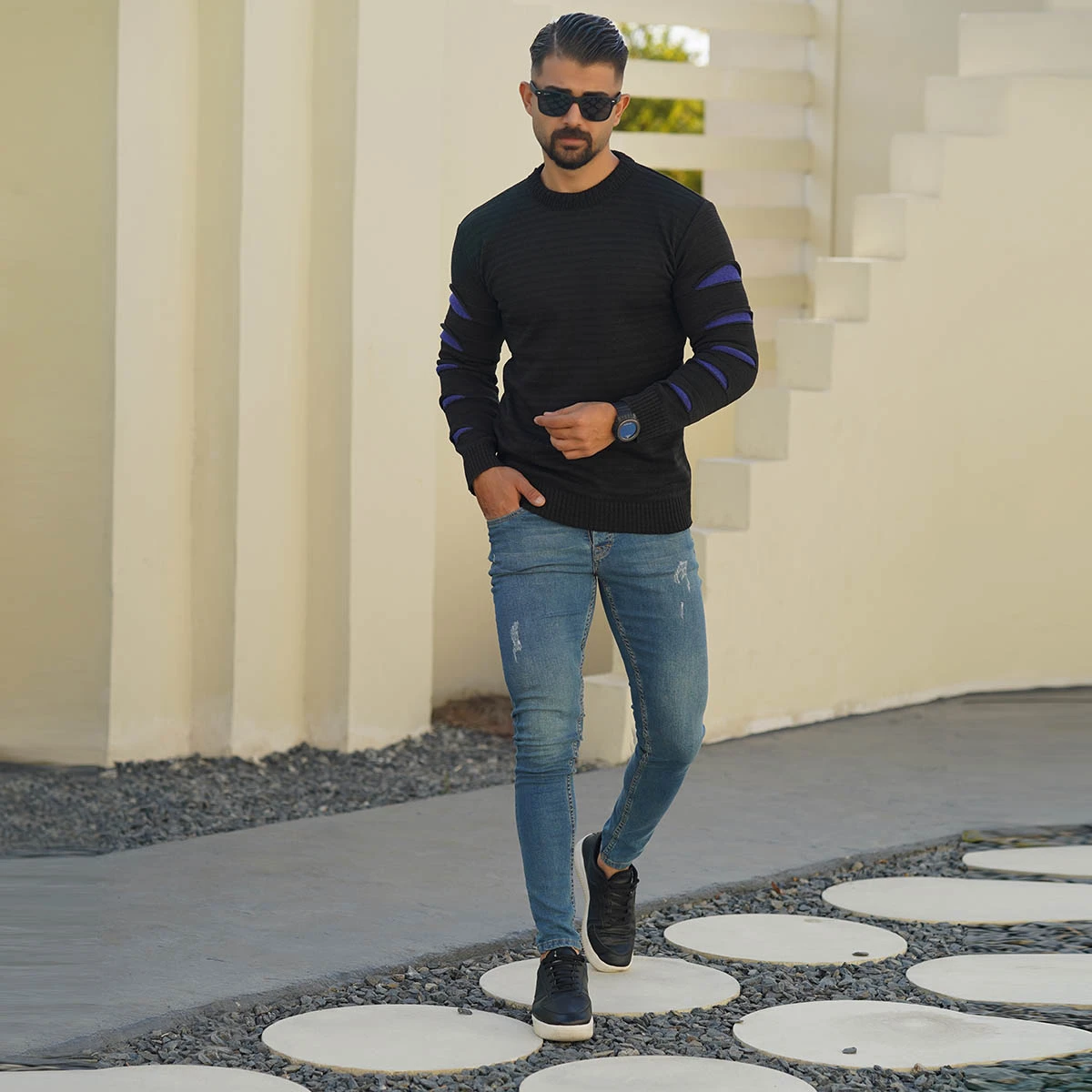 پلیور مردانه یقه گرد مشکی آبی مدل Q20