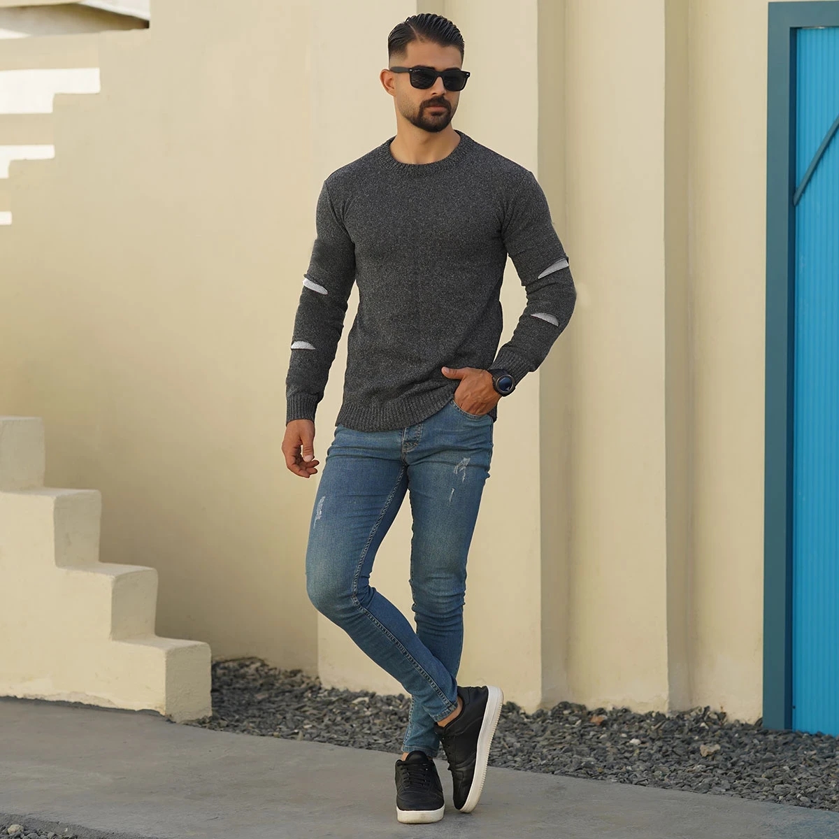 پلیور مردانه ذغالی زاپ سفید مدل solan