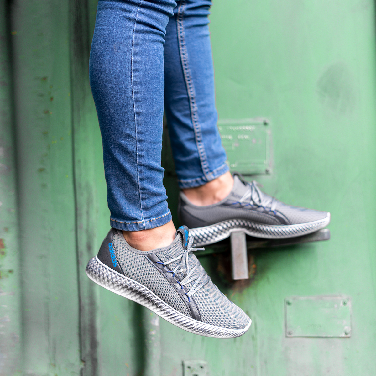 کفش ورزشی Adidas مردانه طوسی آبی مدل Barni